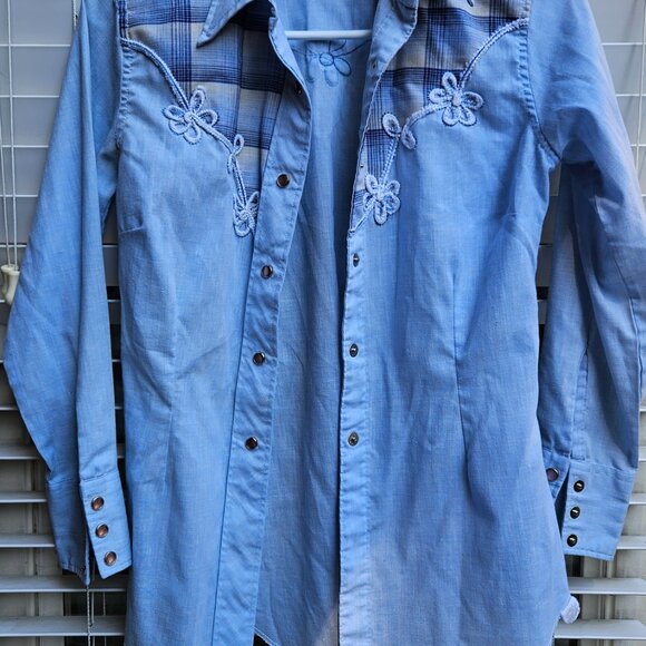 Western Shirt - Picture 2 of 5